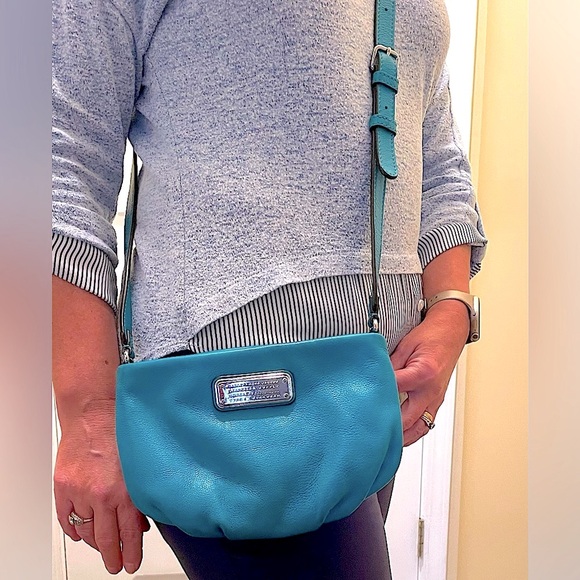 Marc by Marc Jacobs beautiful teal cross body handbag. Quality you can feel - Picture 1 of 8